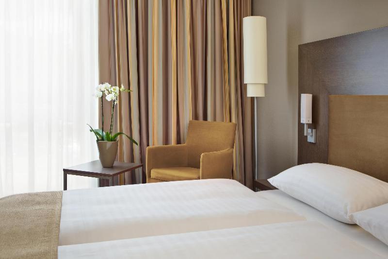Intercityhotel Darmstadt Quarto foto